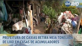 Prefeitura de Caxias retira meia tonelada de lixo em casas de acumuladores
