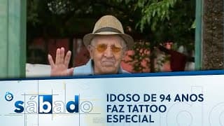 Idoso 94 anos faz sua primeira tattoo em homenagem a esposa - É sábado | 04/03/2023