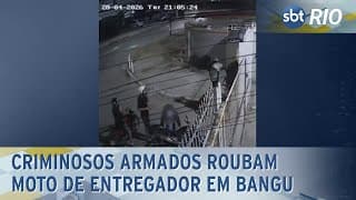 Criminosos armados roubam moto de entregador em Bangu