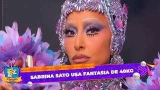 Sabrina Sato usa fantasia de 40kg para desfilar na Sapucaí | Fofocalizando (18/02/26)