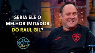 Plateia cai na risada com imitação de Raul Gil por Robson Bailarino | The Noite (21/11/24)