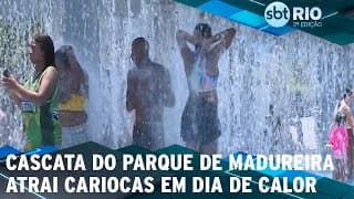 Cascata do Parque de Madureira atrai cariocas em dia de calor