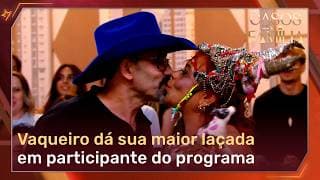 Mulher leva chifre e escolhe se vestir de vaca para sempre | Casos de Família