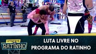 Ratinho relembra show de luta no palco do seu programa! Marquito caiu no briga!