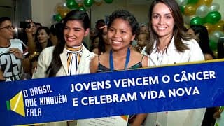 Jovens vencem o câncer e celebram vida nova com apresentação musical