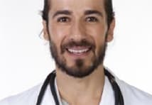 Dr. Fernando (Paulo Leal)