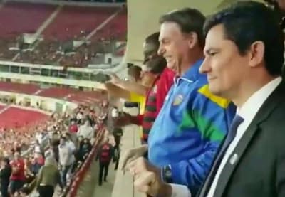 Bolsonaro leva Moro para jogo do Flamengo em estádio de Brasília