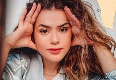 Ao lado da mãe, Maisa "refaz" foto antiga e aparência das duas impressiona