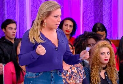 Christina Rocha joga a real para participante: "Passar a mão na cabeça não cura"