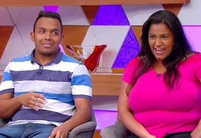 Marido explica marca de batom na camiseta e não convence