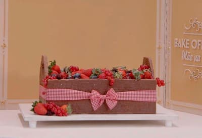 Aprenda a fazer o bolo Caixa de Frutas