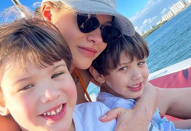 Andressa Suita Resgata Foto Da Infância E Choca Pela Semelhança Com Os Filhos Sbt Tv Sbt Tv 