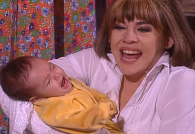Nesta terça (13), Marisol reencontra o bebê abandonado por Vanessa