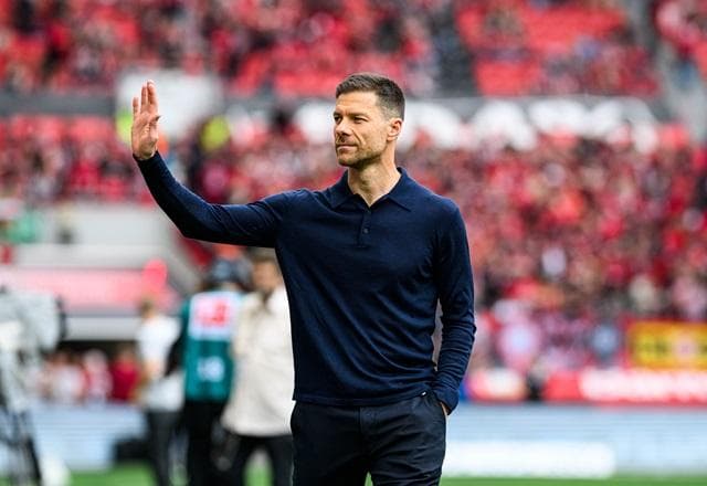 Bayer Leverkusen vence Augsburg e se torna campeão alemão invicto
