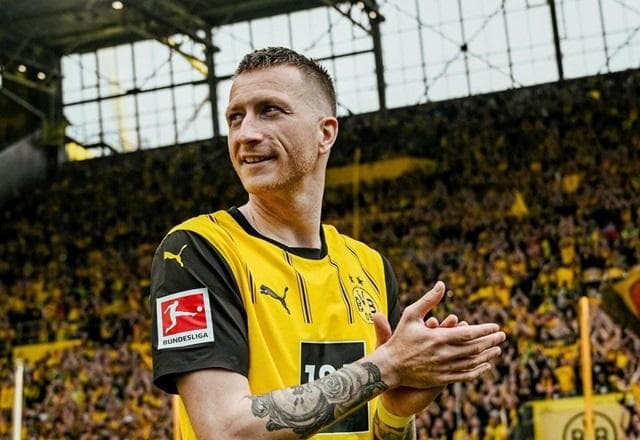 Reus paga cerveja para torcedores do Borussia Dortmund presentes em despedida