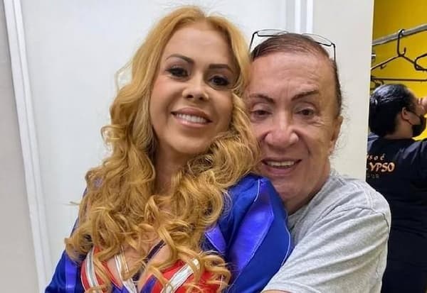Joelma homenageia o maquiador  Aroldo Campos: "Amigo em quem confiava"