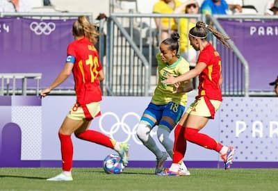 Seleção brasileira feminina é derrotada pela Espanha e se complica nas Olimpíadas