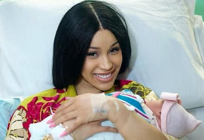 Veja fotos: Cardi B revela nascimento de sua terceira filha