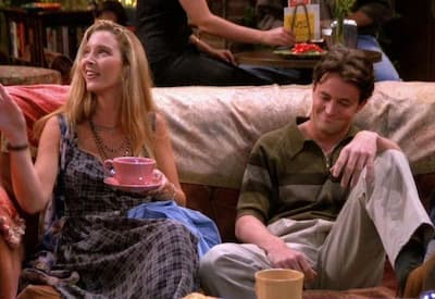 Atriz de "Friends" conta que encontrou bilhete deixado por Matthew Perry