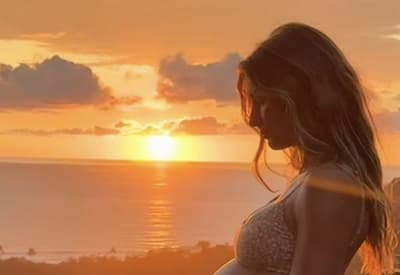 Gisele Bündchen mostra barriga de grávida em vídeo emocionante