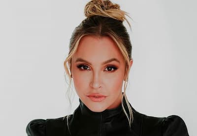 Carla Diaz faz mudança radical no visual e surge morena