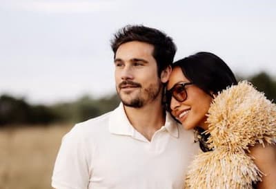 Nicolas Prattes compartilha registros da lua de mel com Sabrina Sato