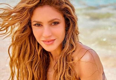 Estátua de Shakira é inaugurada na Colômbia e divide opiniões