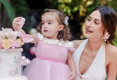 MOMENTO FOFURA:  Thaila Ayala compartilha fotos da filha em aula de jiu-jitsu