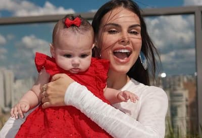 Amanda Kimberly mostra primeiros passos da filha e encanta web