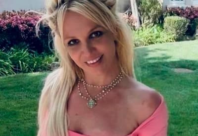 Britney Spears recebe advertência em voo; saiba o motivo