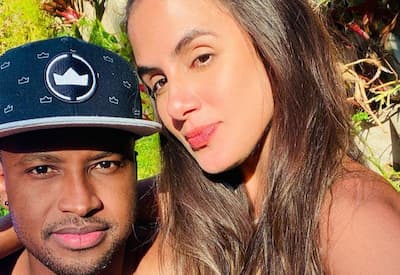 Carol Peixinho exibe barriguinha de grávida em viagem