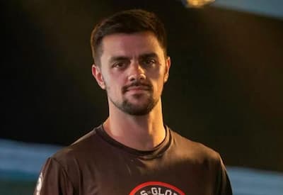 Felipe Simas surge pregando em igreja evangélica no Rio