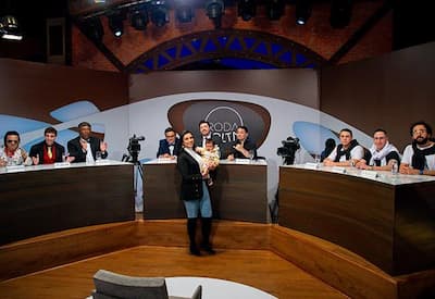 The Noite recebe mulher que coleciona bebês reborns e tem pedido surpresa de casamento no "Roda Solta"