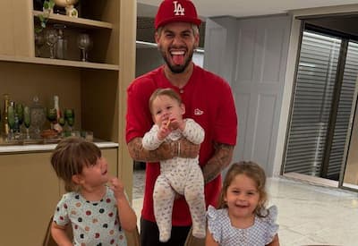 Zé Felipe mostra filhos visitando sua casa nova em Goiânia