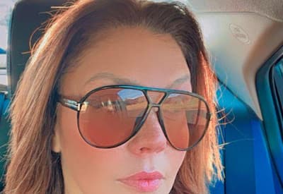 Simony reflete após mais um ciclo de imunoterapia: "Viva  e de pé"