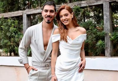 Giovanna Lancellotti e Gabriel David compartilham fotos pré-nupcial e detalhe chama atenção