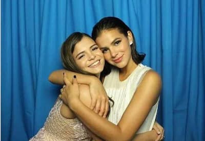 Irmã de Bruna Marquezine encanta Web com novo visual