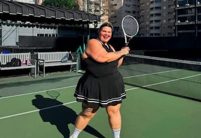 Thais Carla comemora perda de 52 kg após bariátrica e celebra nova fase: "Hoje foi dia de tênis!"