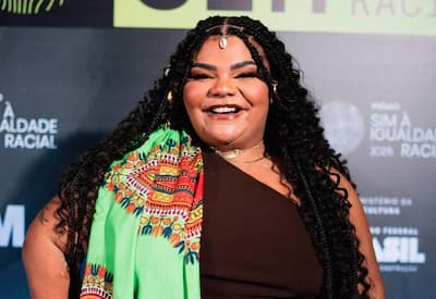 Flora Cruz pede respeito à saúde do pai e rebate notícias antigas: "Segue vivo"