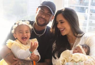 Bruna Biancardi compartilha foto com a Mel e semelhança com Neymar encanta fãs