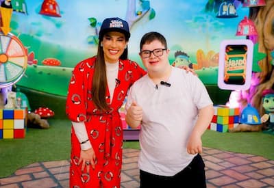 Silvia Abravanel recebe ainda a visita do influenciador Teteco Barros no Sábado Animado