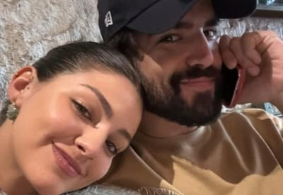 Caio Castro aparece em novo clique com a namorada