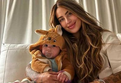 Rafaella Santos presenteia filha de Amanda Kimberlly e Neymar com itens personalizados