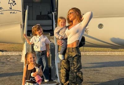 Virginia dispensa rolê para ficar com os filhos: "Skin mãe me esperava"