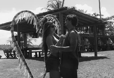 Gabriel Medina e Isabella Arantes anunciam relacionamento