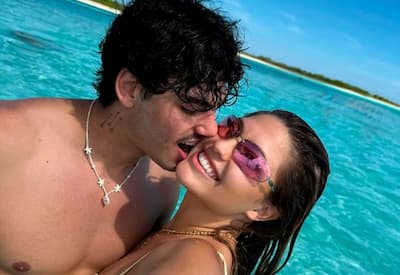 Mari Menezes anuncia fim de namoro com Ulisses DJ e esclarece rumores