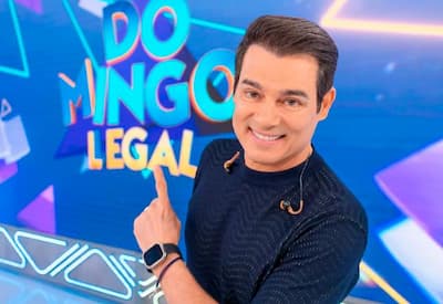 Celso Portiolli imita arara e vinga vítimas de famoso da internet