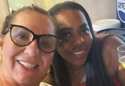 Mãe de Virginia causa alvoroço ao postar foto com mãe de Vini Jr.