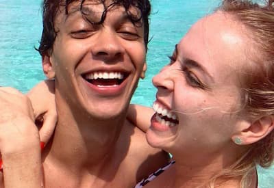 Júlio Cocielo anuncia fim de casamento com Tata Estaniecki, mas web desconfia de pegadinha