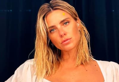Na Bahia, Carolina Dieckmann aproveita férias e renova bronzeado